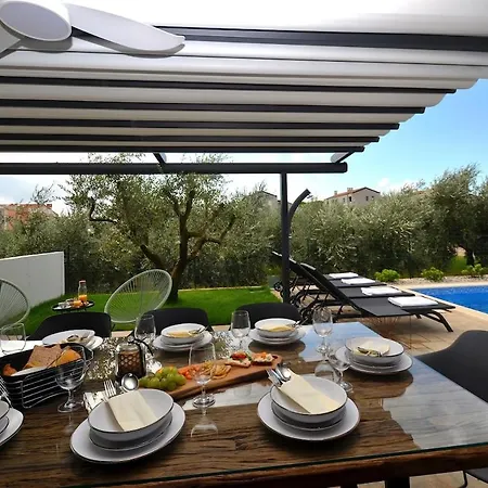 Luxury With Private Pool Sunset Διαμέρισμα Novigrad Istria