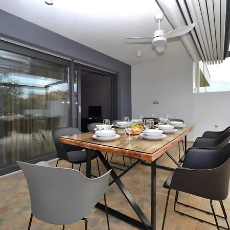 Luxury With Private Pool Sunset Apartman Novigrad (Istria)