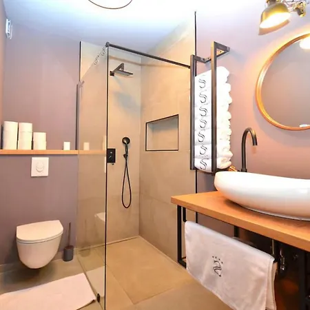 Luxury With Private Pool Sunset Apartman *
